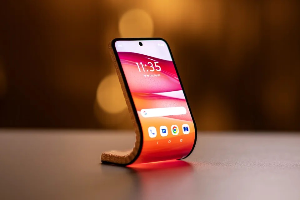Lenovo Tech World 2023: Η Motorola παρουσίασε νέο εύκαμπτο smartphone