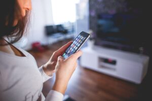 Απλά hacks του iPhone που θα κάνουν την ζωή σας πιο εύκολη – Όσα αποκάλυψε πρώην εργαζόμενος της Apple