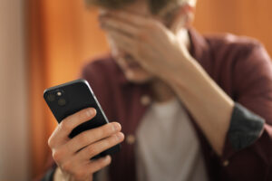 Πώς να καθαρίσετε το iPhone σας από ιούς, κακόβουλα λογισμικά και spam – 4 εύκολες λύσεις από ειδικούς