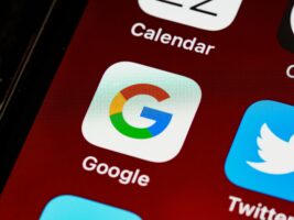 Έξυπνο κόλπο για να διαγράψει η Google ό,τι γνωρίζει για εσάς – Σβήνονται τα πάντα σε 10 δευτερόλεπτα