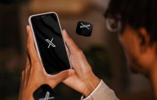 Πώς να διαγράψετε τον λογαριασμό σας στο X/Twitter οριστικά (και να προστατεύσετε τα δεδομένα σας)