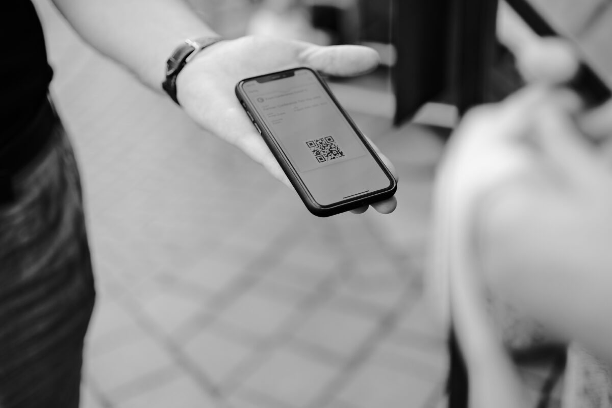 iPhone QR code