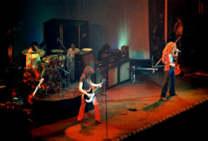 Becoming Led Zeppelin: Το ντοκιμαντέρ για το θρυλικό ροκ συγκρότημα θα προβληθεί στους κινηματογράφους