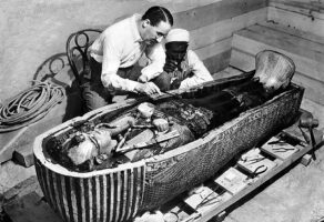 Η καταραμένη αναζήτηση του τάφου του βασιλιά Τουταγχαμών – Βίντεο