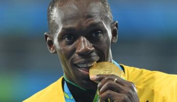 Γιατί οι Ολυμπιονίκες δαγκώνουν τα μετάλλιά τους;