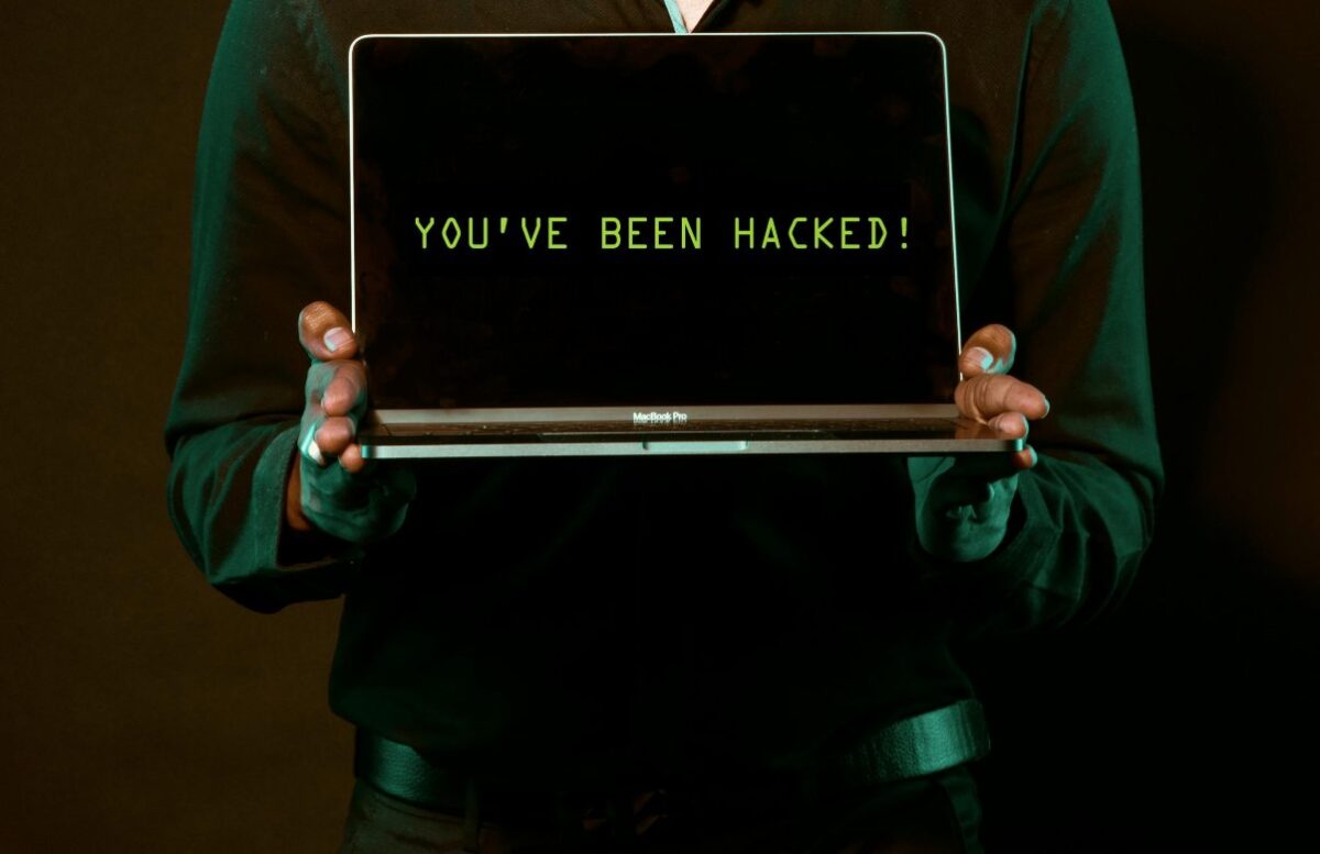 Χακάρισμα, Apple, iOS, macOS