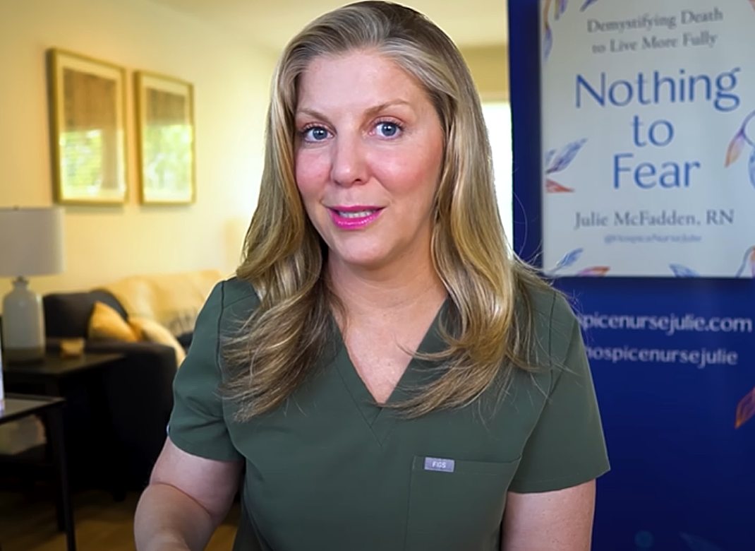 νοσοκόμα Τζούλι