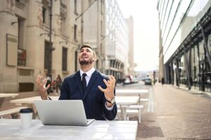 Windows: Τι να κάνετε αν ο υπολογιστής σας «κολλάει» στην εκκίνηση – Ακολουθήστε αυτά τα βήματα