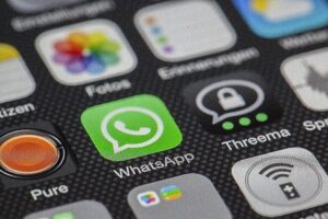 WhatsApp: Οι χρήστες της εφαρμογής κινδυνεύουν με αποκλεισμό αν προσπαθήσουν να παρακάμψουν τη διακοπή υπηρεσίας