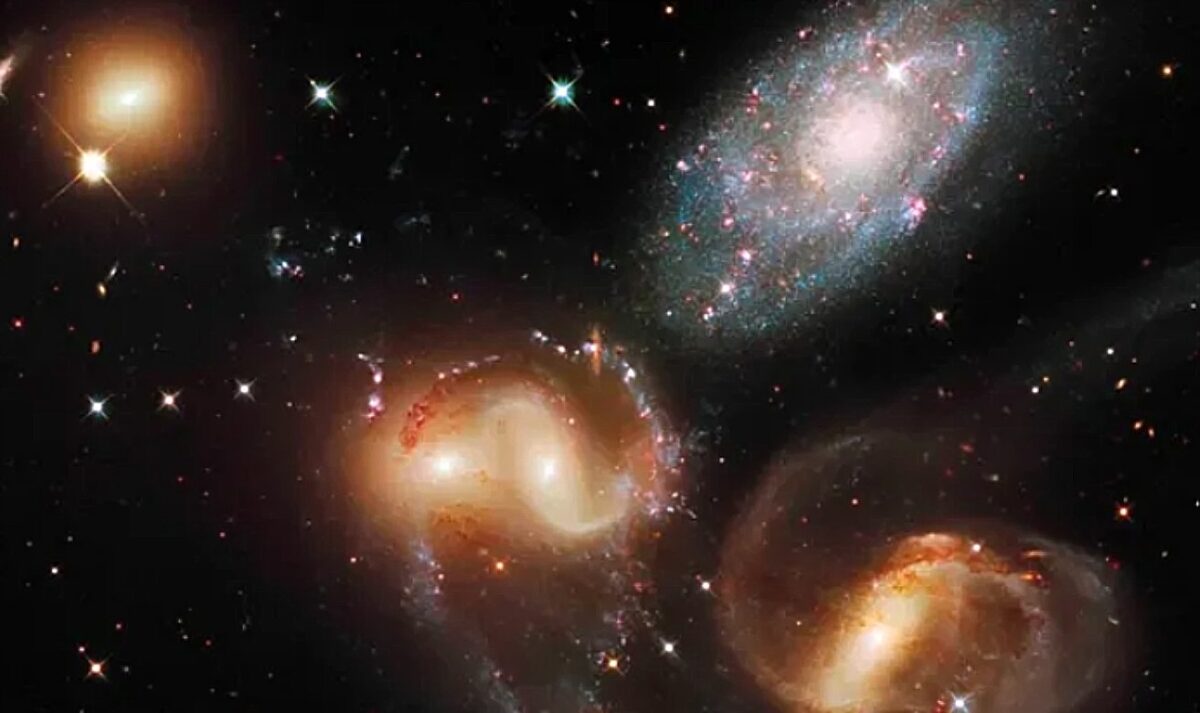 γαλαξίες, NGC 7318b