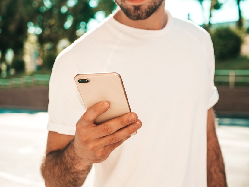 Μυστικό κόλπο για το iPhone: Ένα κλικ αποκαλύπτει κρυφές εκδόσεις των εφαρμογών σας – Αν δείτε πώς λειτουργεί δεν θα χρησιμοποιήσετε ποτέ ξανά το παλιό WhatsApp