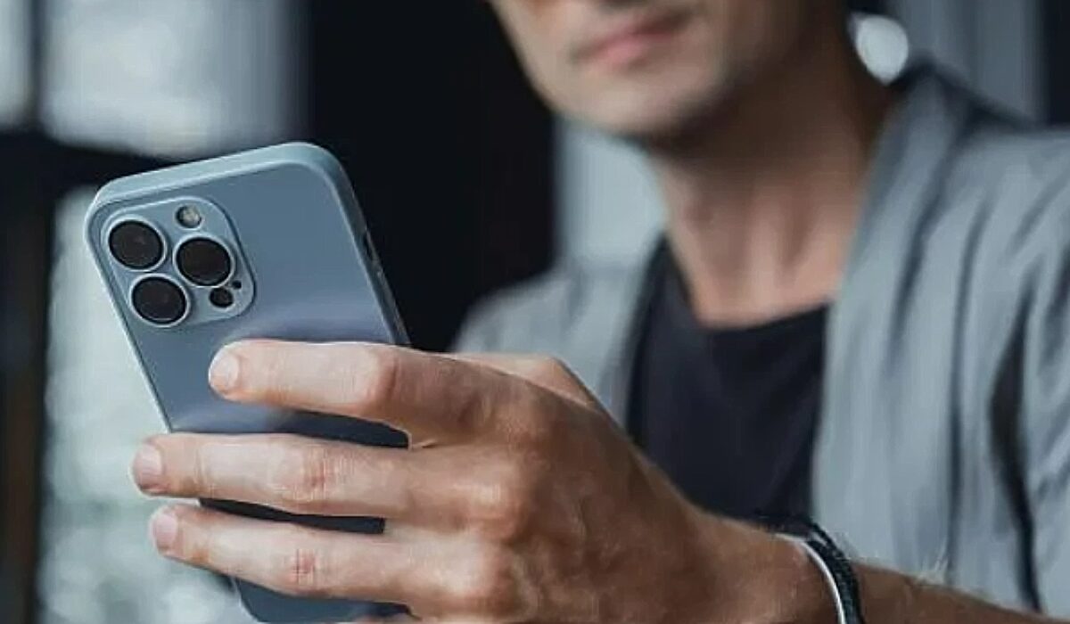 Είναι το iPhone σας γεμάτο άγνωστα μηνύματα; Τέσσερις τρόποι να τα φιλτράρεις στο iOS 26