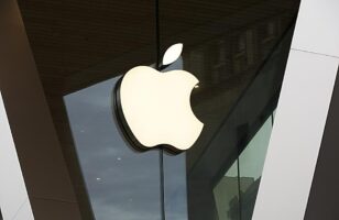 Η Google αναβαθμίζει τον Chrome στο iPhone – «Σταματήστε να τον χρησιμοποιείτε» προειδοποιεί η Apple