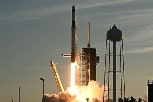 H Space X έσπασε όλα τα ρεκόρ: Διαστημικός προωθητήρας χρησιμοποιήθηκε με επιτυχία για 27η φορά – Ακόμη 27 δορυφόροι Starlink σε τροχιά