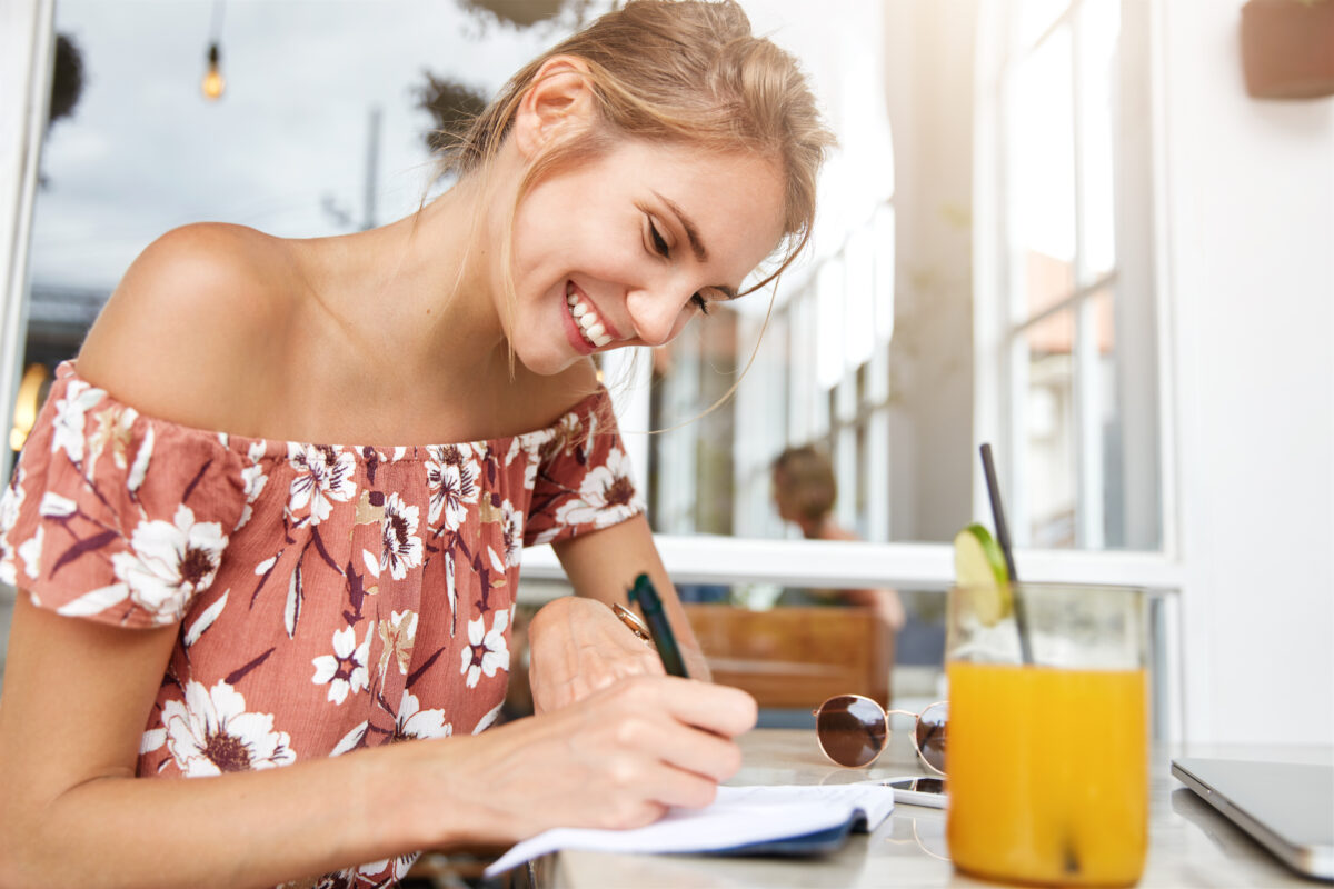 4 Ζώδια πρέπει να πάψουν να ζουν στο παρελθόν - γράψτε εσείς το επόμενο κεφάλαιο της ζωής σας. Φωτογραφία: Freepik