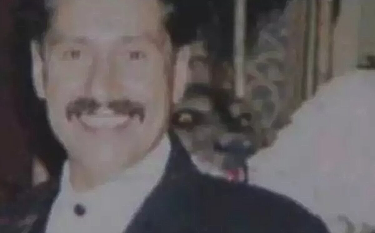 φωτογραφία σκύλου-δαίμονα