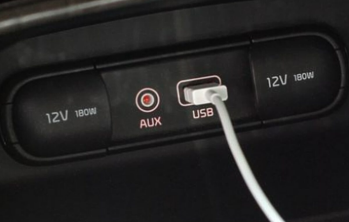 USB, αυτοκίνητο