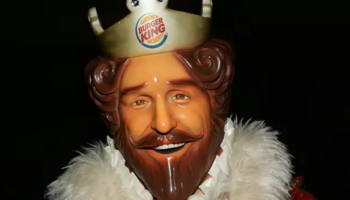 Γιατί το Burger King «ξήλωσε» τη μασκότ Creepy King: Η σκοτεινή αλήθεια πίσω από την απόφαση