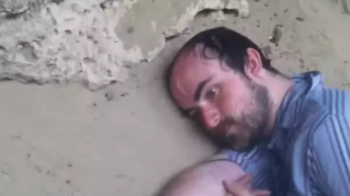 Η αλήθεια πίσω από τον άνδρα που υποστηρίζει ότι «ναυάγησε» σε έρημο νησί