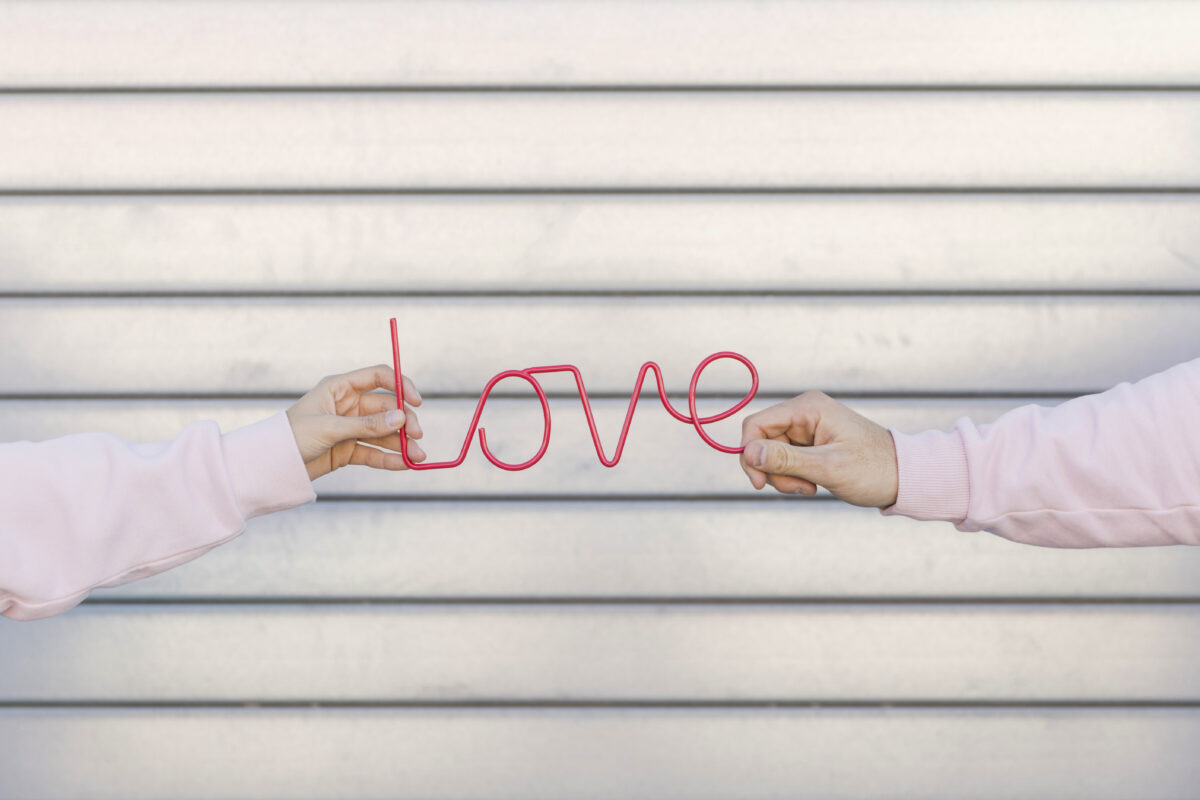 Είναι έξυπνη κίνηση να έχεις σχέση με το ίδιο ζώδιο;  Τα πλεονεκτήματα και τα μειονεκτήματα