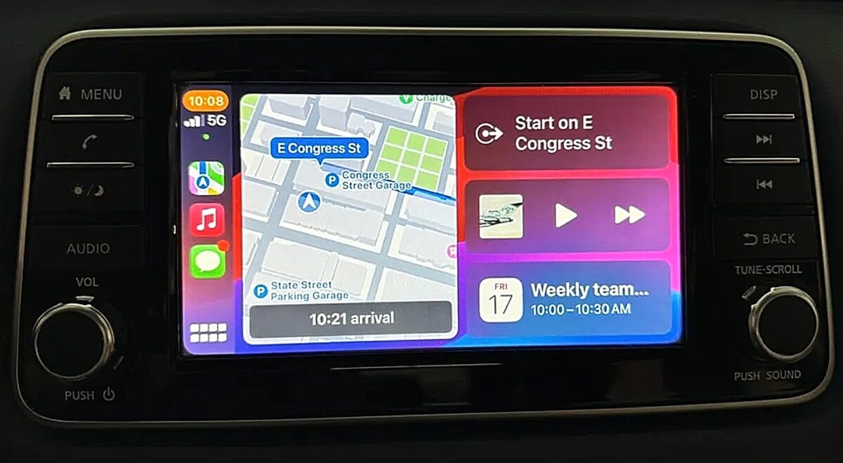 Apple CarPlay