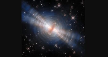 Το διαστημικό τηλεσκόπιο Hubble κατέγραψε τις εντυπωσιακές τελευταίες «ανάσες» ενός ετοιμοθάνατου άστρου