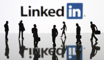 Πώς να ξεχωρίσετε στο LinkedIn: Τρεις συμβουλές από ειδικούς για ένα δυνατό προφίλ