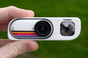 Το νέο σκόπευτρο της Insta360 μετατρέπει την Αction κάμερα σε retro φωτογραφική μηχανή