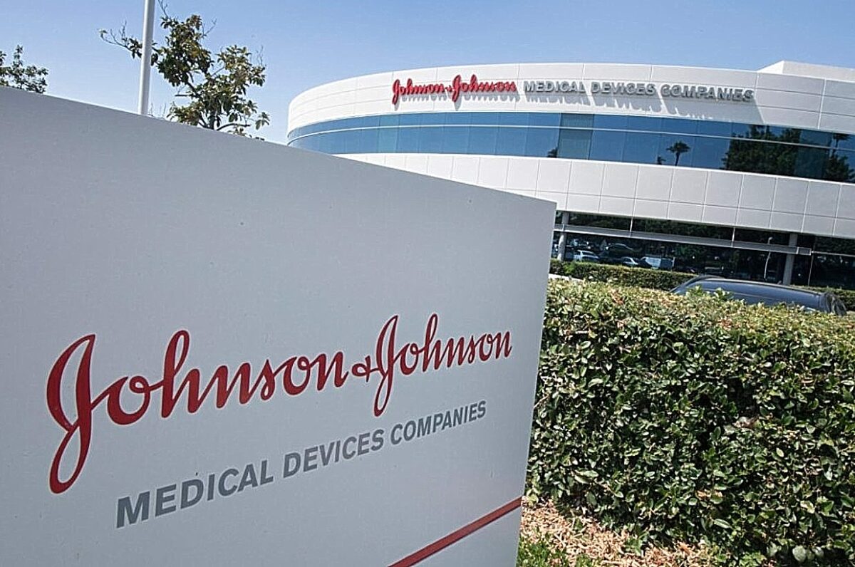 Johnson & Johnson: Επιτυχής ολοκλήρωση κλινικής μελέτης για το ρομποτικό σύστημα «OTTAVA»