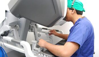 Ρομποτική και χειρουργεία: Επέκταση των ρομποτικά υποβοηθούμενων χειρουργικών επεμβάσεων σχεδιάζει νοσοκομειακός οργανισμός
