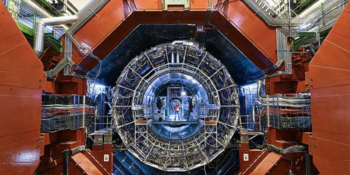 Ένα μικρό Big Bang: Πυρήνες σε σχήμα κορίνας φωτίζουν τις πρώτες στιγμές του σύμπαντος