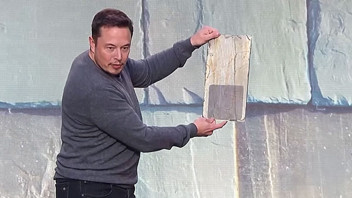 Τέλος εποχής για τα ηλιακά κεραμίδια Solar Roof της Tesla